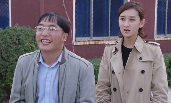 『乡村爱情』“乡村爱情”中,方正穷追小李老师,那么现实生活中方正有妻子吗