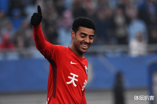 「国足」国足深夜再传喜讯！第4位归化国脚即将归来，转机3次才能回国！