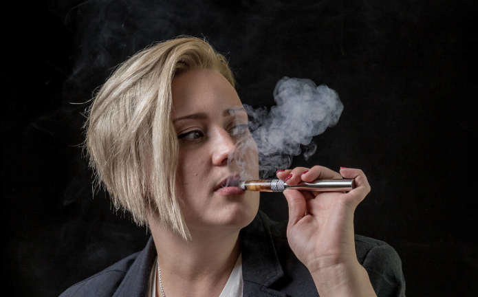 糖尿病■吸烟有害健康，糖尿病人吸烟危害更大