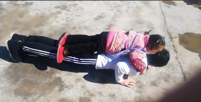 #湖北#湖北大学生宅家自制健身房，疫情期间带全家一起锻炼：太自律了！