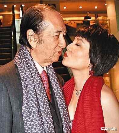 『赌王』赌王长这么帅，挑老婆却一个比一个颜值低，四太锅盖头他也不嫌弃