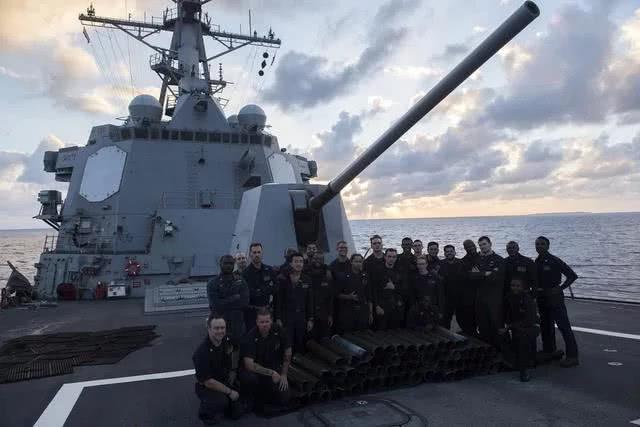 美军@5月28日，美舰闯入了永兴岛12海里，接下来的解气了：大批的舰机出现