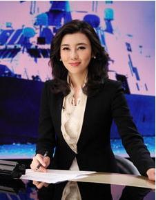 央视|曾是央视最美主持人，因穿制服太丰满被警告3次，丈夫长相不出众