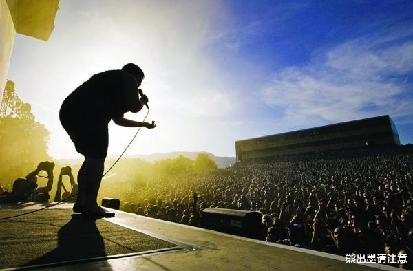 草莓音乐节|从情怀到生意 音乐节“不装了，摊牌了”