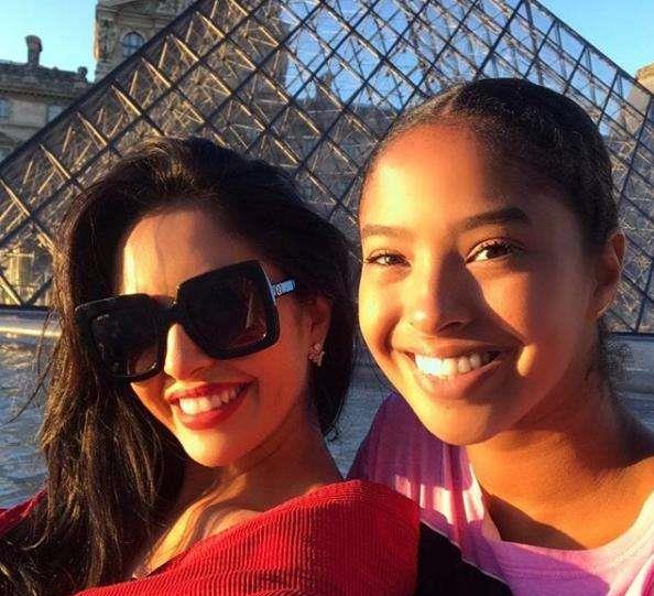 「科比·布莱恩特」科比17岁女儿暴瘦一圈！颜值大幅提升，身材不输卡戴珊，半个妈妈