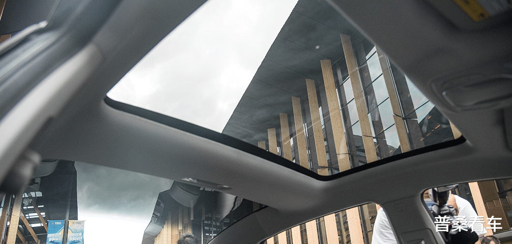 荣威i6|思域再遇劲敌！L2自动驾驶+双层隔音，173Ps才10.98W，比奥迪拉风