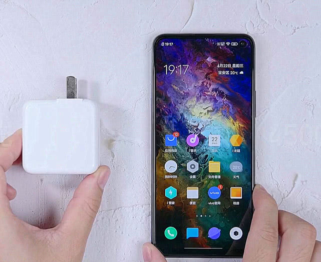 [iqoo neo]iQOO Neo3一天使用体验：披着骁龙865外衣的千元机？