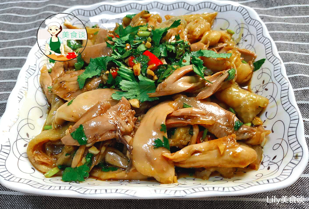 小米辣@5月，这菜是儿子的最爱，蒸一蒸拌一拌就上桌，一次吃一盘不过瘾