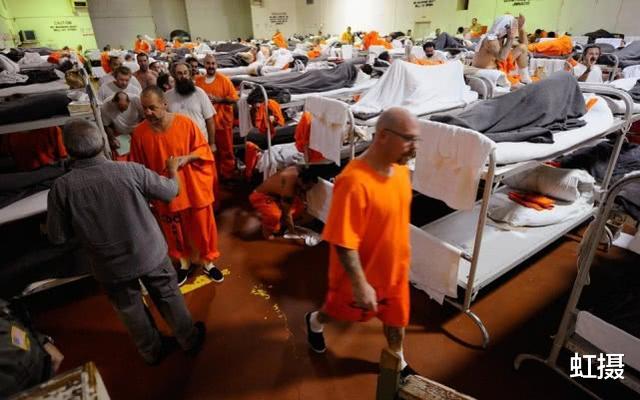 武汉▲美国囤枪太必要！监狱大量释放囚犯，芝加哥3个月谋杀超去年一年