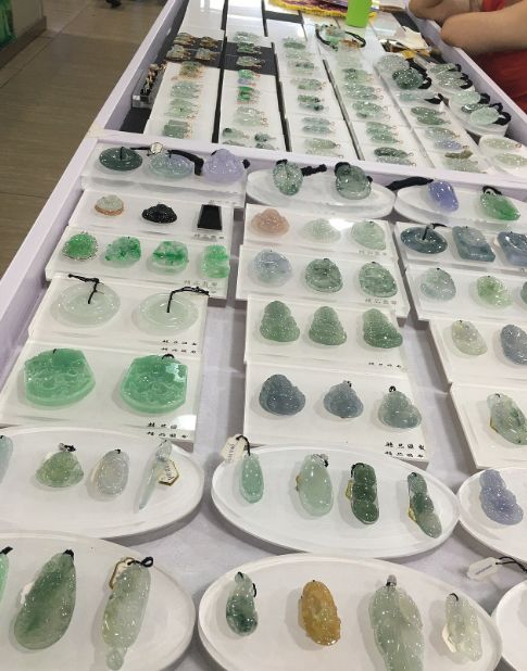 翡翠|瑞丽的翡翠为什么便宜？去瑞丽买翡翠，到底好不好？