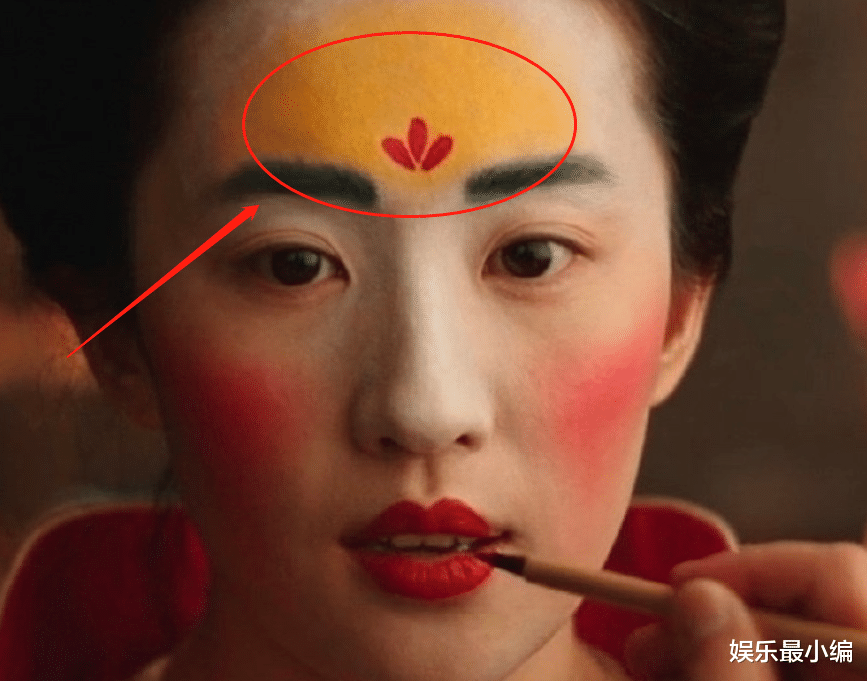 刘亦菲|都说刘亦菲“鹅黄妆”难理解，看清女配角的妆容，确定是认真的？