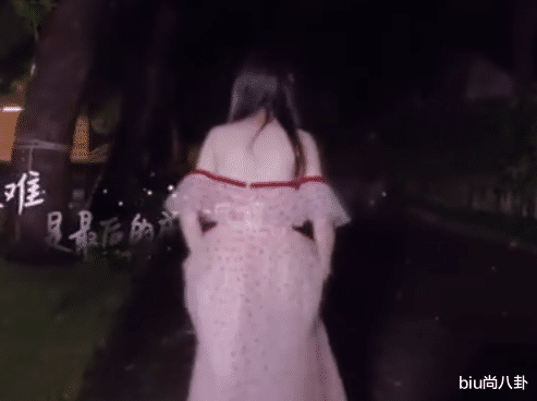 郑爽|郑爽的背不叫背，是保加利亚的玫瑰，当她无意前倾，这谁顶得住？