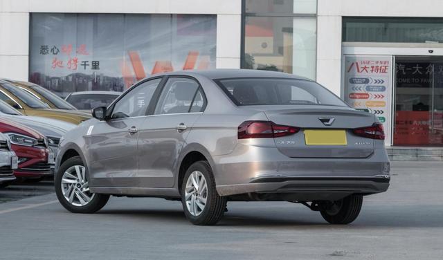 长安汽车|刚拿驾照适合开什么车？这五款可供参考，价格便宜还省油