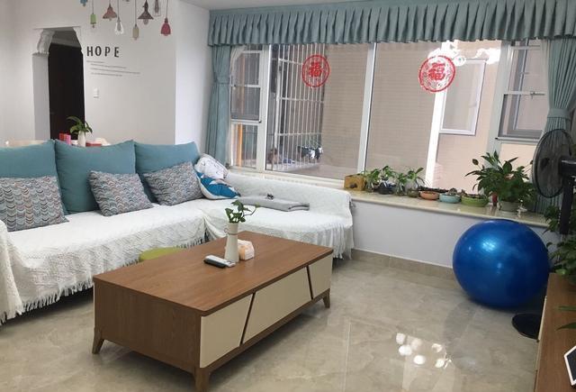 |新房保洁完入住，唯一的败笔就是餐厅，朋友入门被电视背景墙迷住