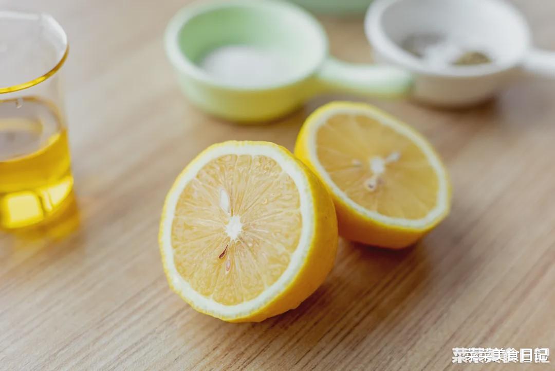 『柠檬』这肉好吃还能瘦!5分钟搞定,减肥党都爱这一口