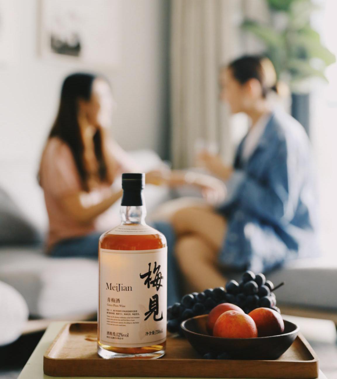 青梅|梅见青梅酒主题曲《青梅》清爽上线，“房东的猫”倾情演绎