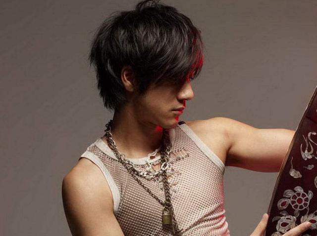 王力宏▲华语乐坛的流行天王,从歌手到演员再到导演,万众瞩目的明星歌手