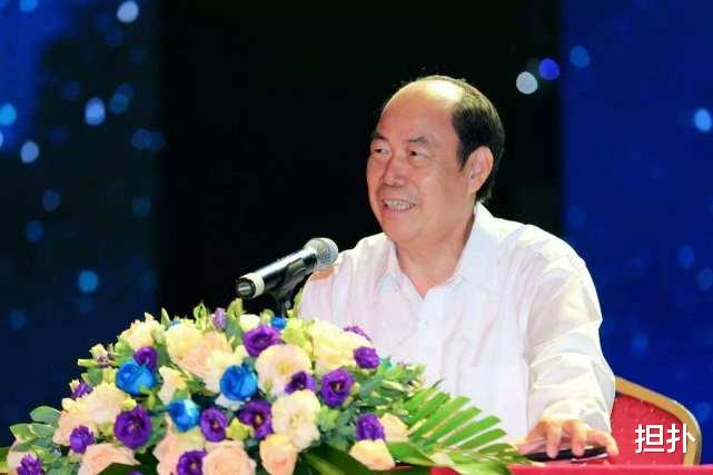 承包碧桂园所有小区，半年物业费35亿，隐形女富豪靠此赚了7百亿