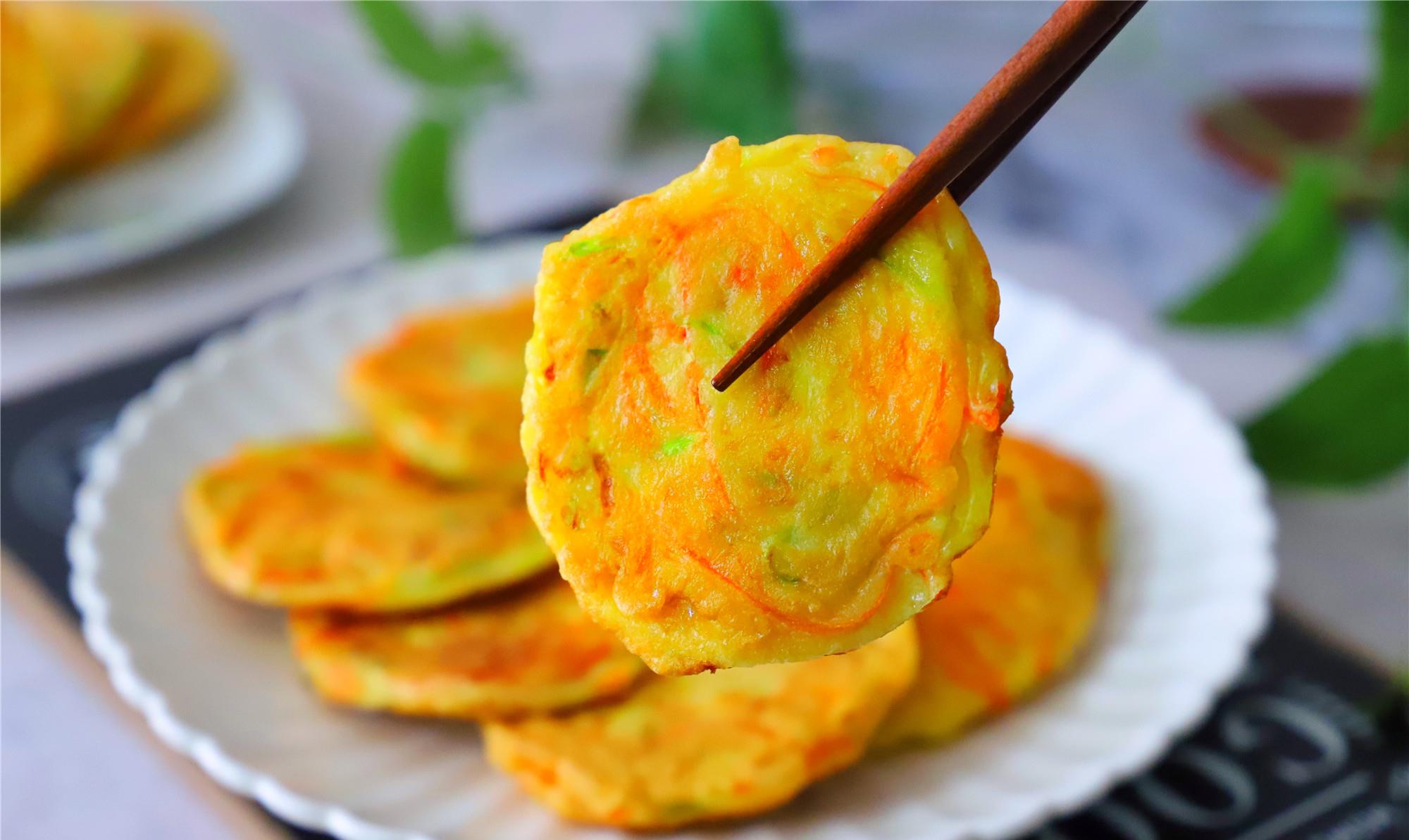 「面粉」早餐饼最简单的做法，不用揉面，筷子一搅，10分钟解决全家人早餐