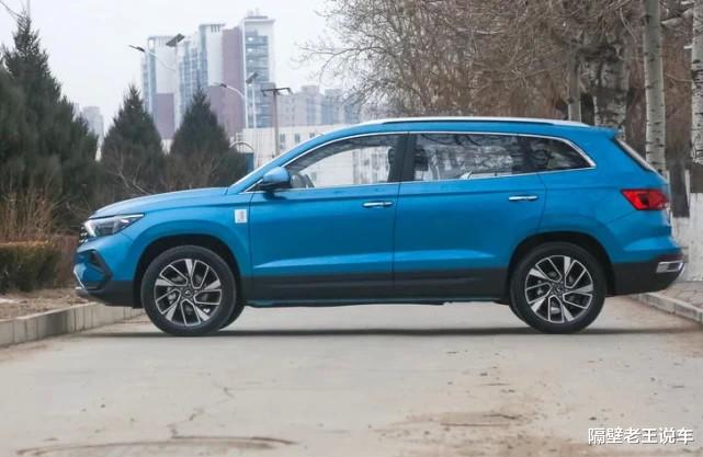 大众汽车|大众要和国产车抢饭碗！中型SUV只卖10万起，除了大众标啥都有