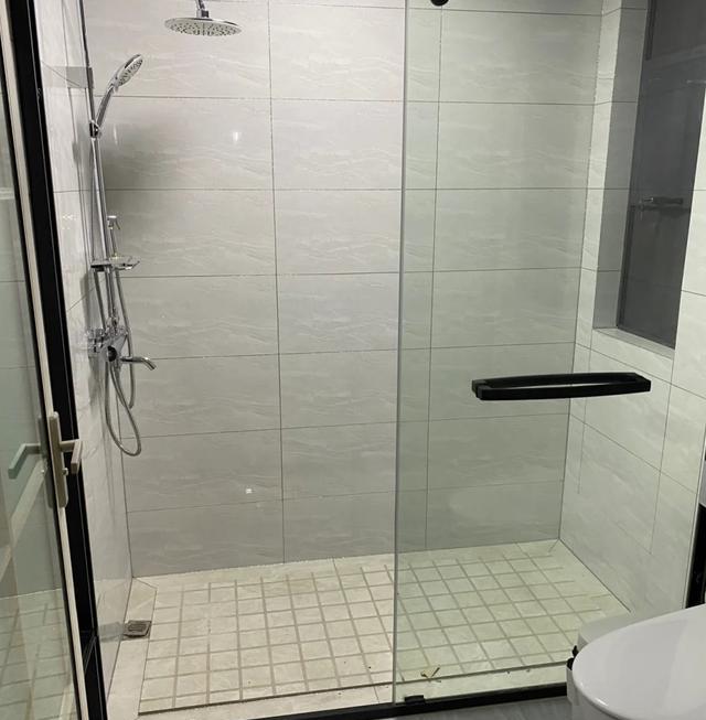 「」花150天装修混搭新房，进门就被镀金灯迷住，主卫改迷你衣帽间！