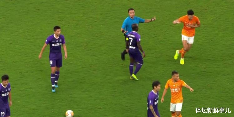 李铁|争议！武汉卓尔2-1天津泰达，徐江曝内情，李铁引热议，谁注意王宝山举动