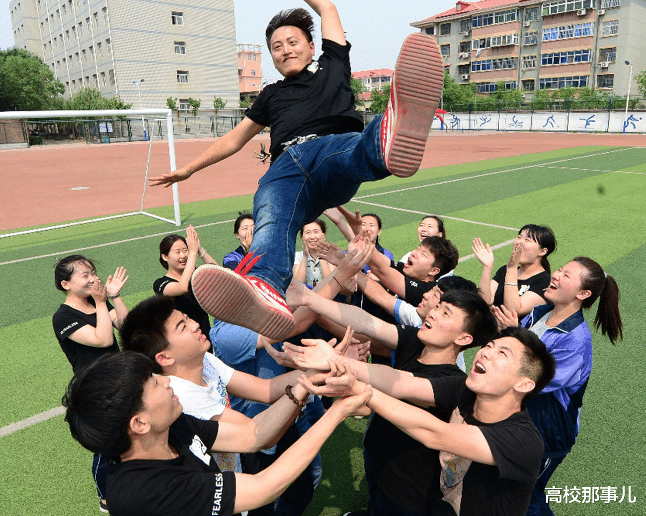 大学|中国好大学的“4个档次”，第一档就别考虑了，三、四档还有希望