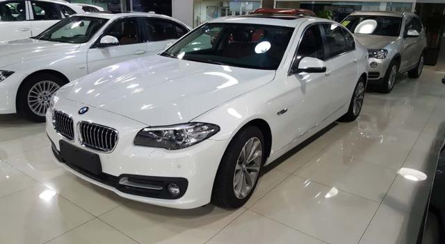 宝马5系|上海二手车市场堆积如山，宝马5系8万都无人问津，车贩子欲哭无泪