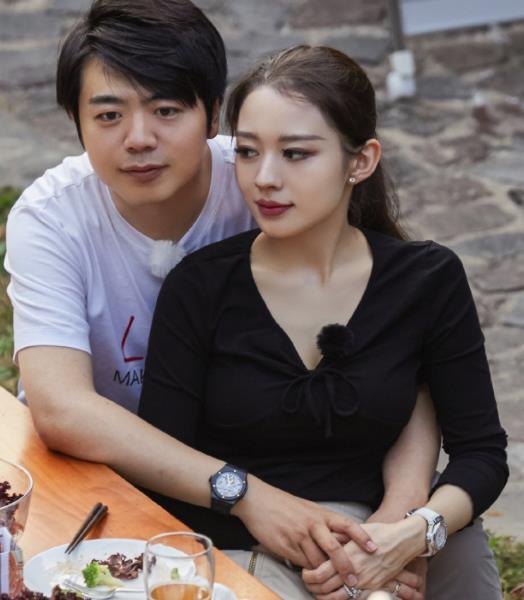 吉娜·爱丽丝|郎朗娇妻吉娜官宣怀孕！结婚仅1年多进度超猛，今年4月已孕味浓浓