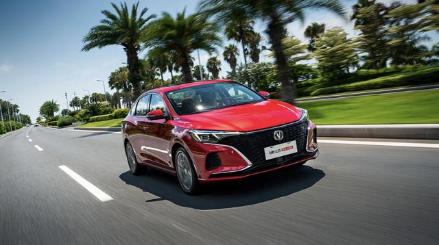 途胜|在质价比这局上,荣威i5完胜长安逸动PLUS