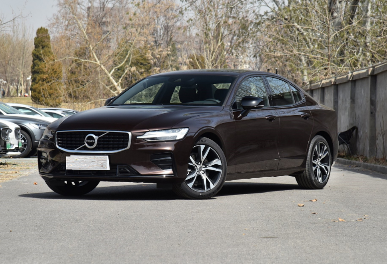 马力|25万预算拿下豪华B级车型，这三款符合预期，售20.97万起