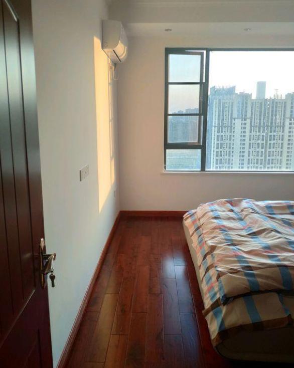 ##30万装修的婚房，全屋放置实木家具，完工被吐槽老人房