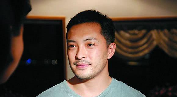 影帝|17岁荣登春晚，大红大紫时嫁给外卖小哥，今丈夫逆袭成双料影帝