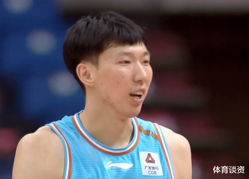 『男篮世界杯』发球助攻对手+三不沾，男篮世界杯的周琦回来了，你还是那个少年