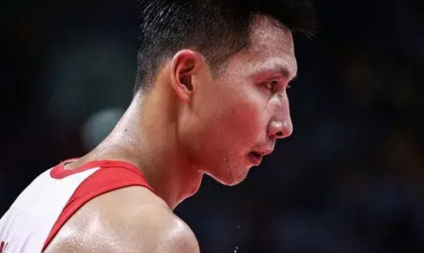 【江苏男篮】NBA再邀易建联，阿联选择让人泪目，网友：周琦你要吗？