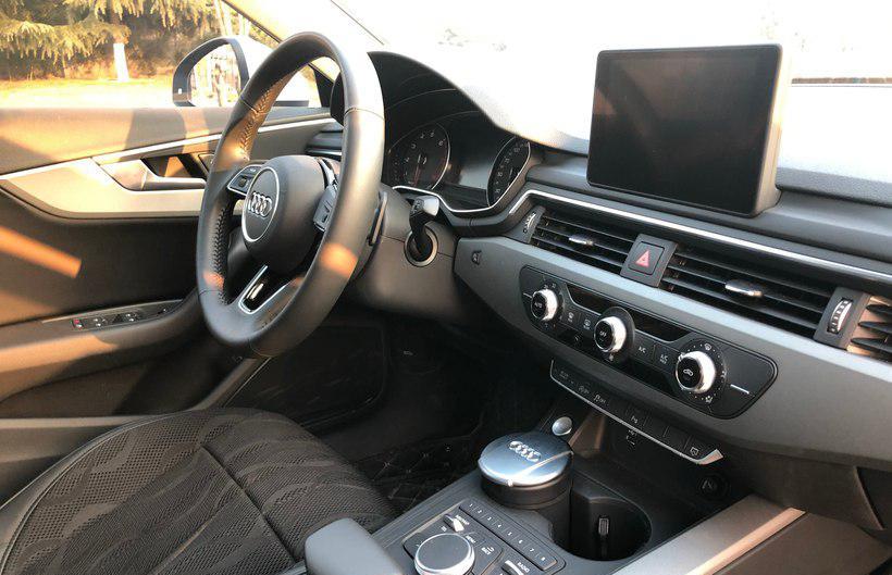 「奔驰E级」奥迪A4L提车记，车主开了210天后，车主：想说七个字