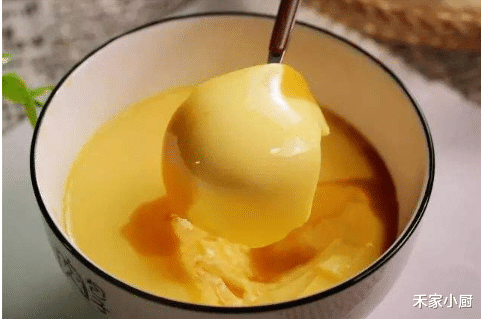 『蒸鸡蛋』我家蒸鸡蛋从不加水，加“它”鸡蛋嫩滑又营养，学一招受用一生！