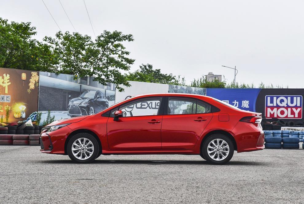 「丰田汉兰达」“车界销量王”丰田卡罗拉真的好吗?空间大吗?听听车主的心里话