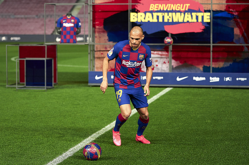 「巴塞罗那」刚加盟一个月就打算卖出？巴萨这波神操作，整的球迷有些懵