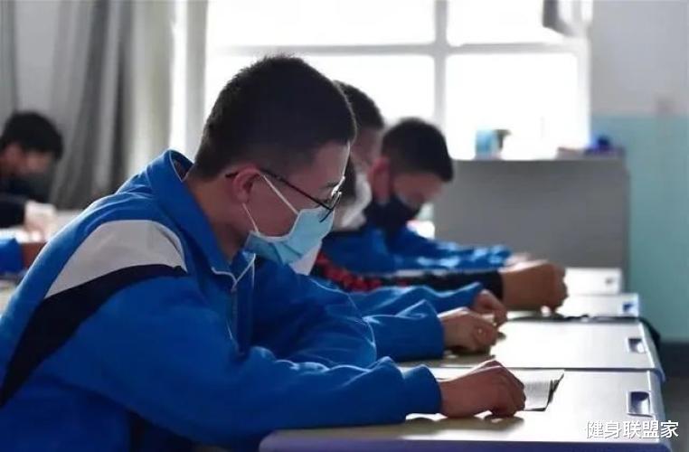 #新疆维吾尔自治区#实锤了,除7省区确定开学时间外,2省区中小学非毕业班月底将开学