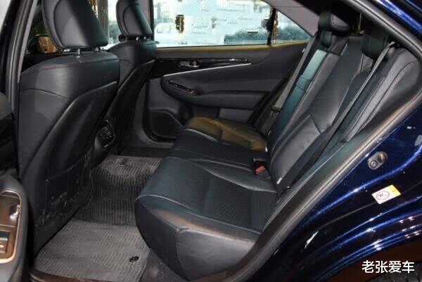 丰田皇冠▲60万跌到22万，又一经典好车倒下，20年开不坏，可惜被冷落到停产