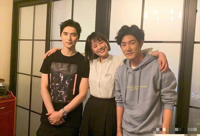 『练习生』为追星做练习生，出道后接着追星，参加综艺国内走红