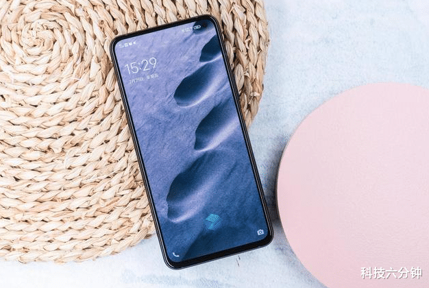 「iqoo」iQOO彻底发飙！骁龙865+4800万四摄+55w，从3598元跌至2798元