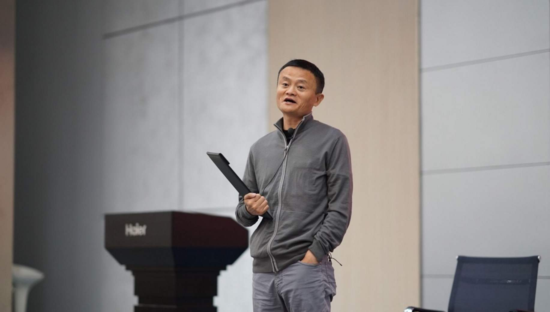 马云|马云展开绝地反击:既然你禁用支付宝,那我就用市场来“淘汰”你