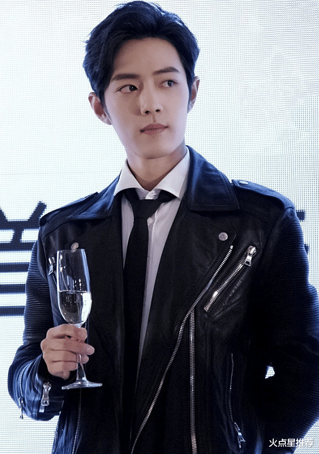 肖战|肖战真的天生“神颜”？看他的怼脸生图照，帅不帅一目了然