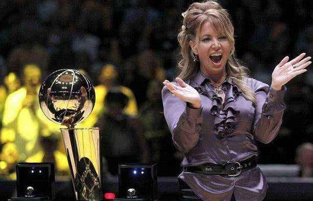 湖人队|留一手！湖人可怕的不是轻松夺冠，而是未来更加强大