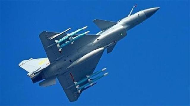 『歼-16』大批进驻高原的歼-16有多强？作战性能出色，不愧是歼-20最佳搭档