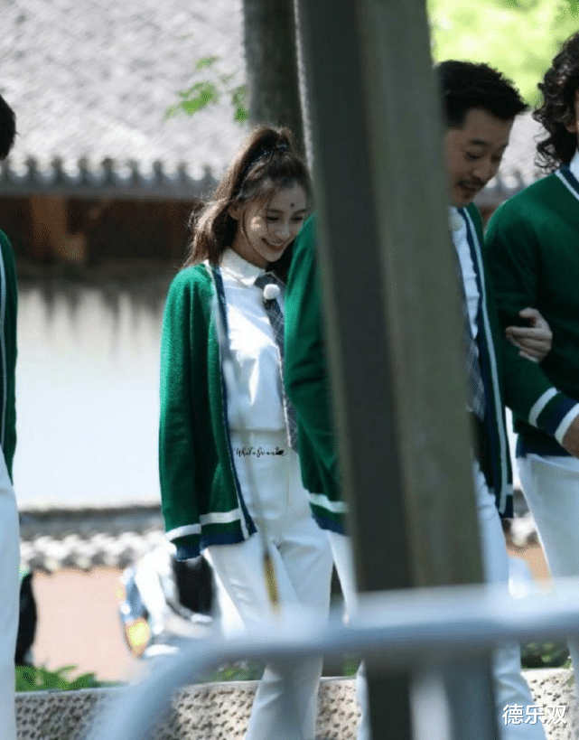 赵丽颖@郑恺这一季咋回事？肚子比沙溢还大，蔡徐坤：让你先跑5分钟！