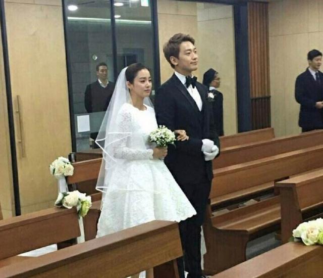 郑智薰|Rain为二胎办周岁宴,妻子现老态皱纹深,他也已经瘦到脱相?