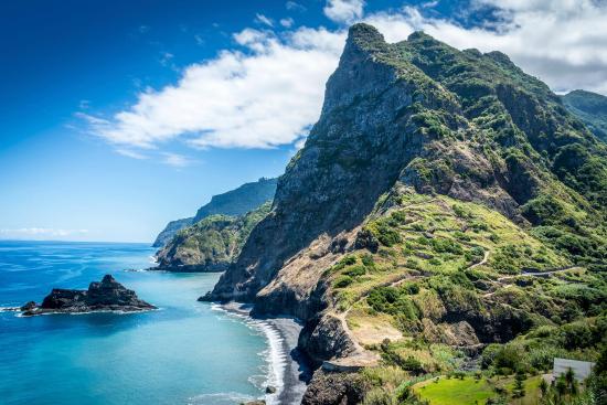 马德拉岛■马德拉岛群岛位于非洲西海岸外面积仅有794平方千米 但是.........